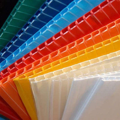 Pielāgota gofrēta plastmasas lapa